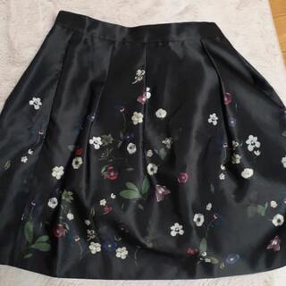 ZARA　光沢黒　スカート