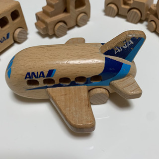ANA限定　木製おもちゃ　飛行機　クルマ　手転がし
