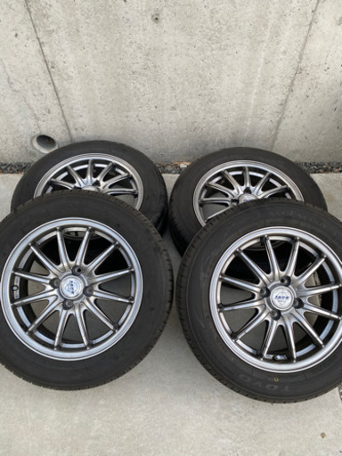 日産ノートに使用バリ山20年タイヤ