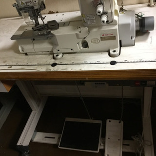 工業用ミシン ペガサス3本針扁平飾り縫い