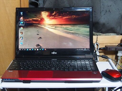 RED-PC!!富士通FMVA40KRJ2　SSD240/8GB/DVD付/office2019付き!