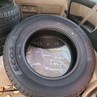 超値下げ‼️新品タイヤ、YOKOHAMA 215/65R/15
