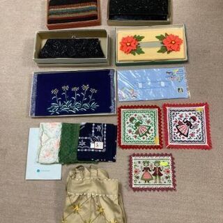 セカンドバッグ（４つ）、ティッシューボックスカバー（２つ）刺繍手...