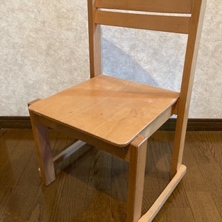 木製小型椅子
