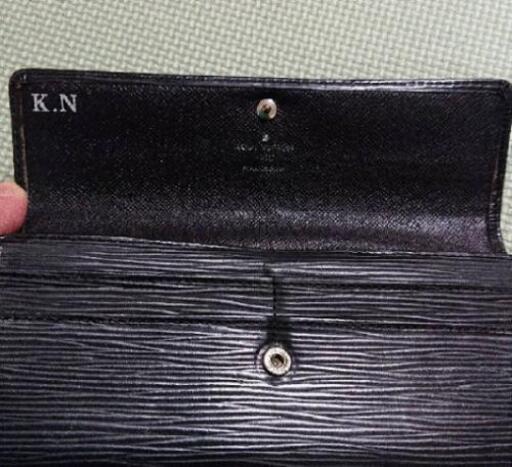 ルイヴィトン エピ黒 長財布 ルイヴィトンのエピ黒長財布? ルイ
