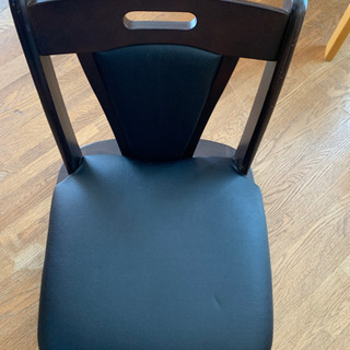 座椅子黒