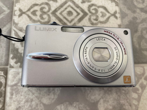 (お話中)デジカメ　LUMIX FX30
