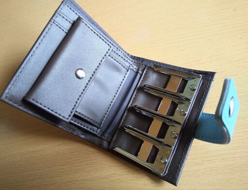 Urban Research メンズ 革製二つ折り財布 ブラウン Village R 君津の小物 財布 の中古 古着あげます 譲ります ジモティーで不用品の処分 Urban Research メンズ 革製二つ折り財布 ブラウン Village R 君津の小物 財布 の中古 古着あげます 譲ります ジモティーで不用品の処分