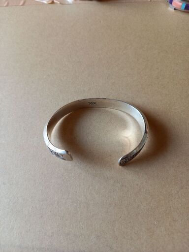 バングル ノーバートペシュラカイ シルバー 話し中