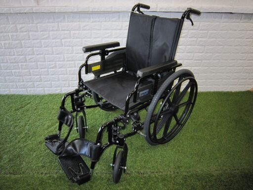 【中古】　車椅子 Miki製　（黒）自走式
