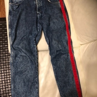 確実正規品赤ロゴジバンシーデニム