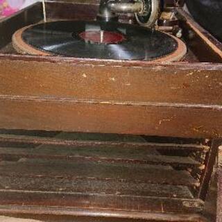年代不明アンティーク蓄音機