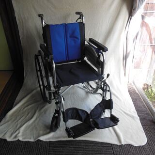 MiKi（ミキ）BALシリーズ自走式折りたたみ車椅子。ほとんど使...