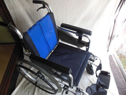 MiKi（ミキ）BALシリーズ自走式折りたたみ車椅子。ほとんど使用していない美品です、