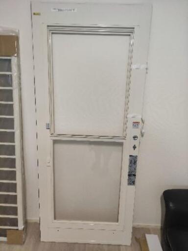 勝手口ドア　新品ジャンク