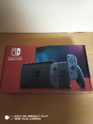 ほぼ新品　Nintendo Switch 本体  任天堂スイッチ　カラー:グレー　HAD-S-KAA AA　配達も応相談