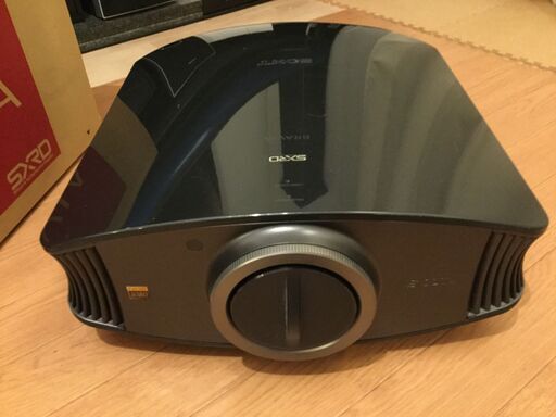 梅田：取りに来る方】SONYビデオプロジェクター＜100インチ画面も堪能 
