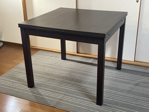 IKEA　BJURSTA 伸長式ダイニングテーブル