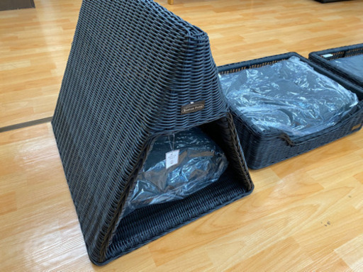 [展示品]人工ラタン素材のペットハウス(三角型)