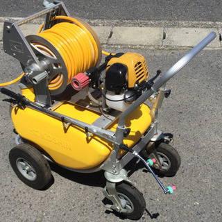 中古 噴霧器 エンジン式　　幅５５　奥行１０１　高さ８６ （ｃｍ）エンジン式噴霧器 ５０Ｌ タンク ５０ｍ ホース キャリー付き ガーデンスプレー 中古 噴霧器 エンジン式 幅55 奥行101 高さ86 （cm）エンジン