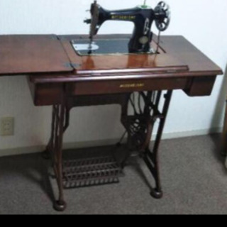 足踏みアンティークミシン