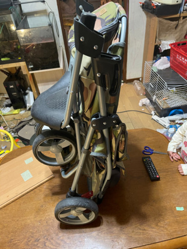 美品❗️ 耐荷重20ｋｇまでのペットカート イビヤヤ ペットカート カモフラージュペットジョガーストローラー迷彩
