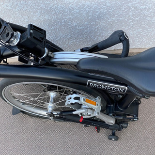 【受け渡し調整中】BROMPTON付属品多数美品お買得ブロンプトン2019年購入S2L外装2段折りたたみ自転車