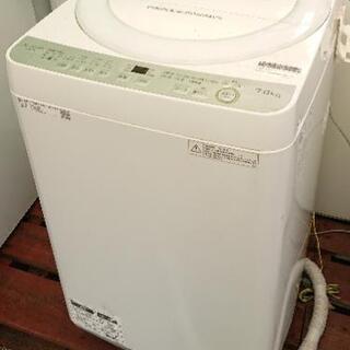 電子レンジ、冷蔵庫、洗濯機、折り畳み式テーブル、椅子、マットレス
