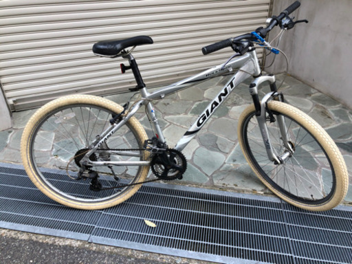 GIANT 3500 S(430) サイズ 銀色 中古 GIANT(ジャイアント) ESCAPE R3 