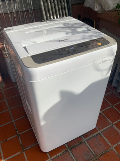 【値下げしました】Panasonic 全自動洗濯機 シャンパン NA-F60B10-N 2016