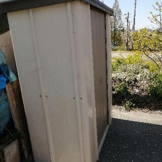 お話中 物置 高さ188cm 横145cm 奥行き80cm