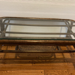 無料✴︎ガラス板のローテーブル