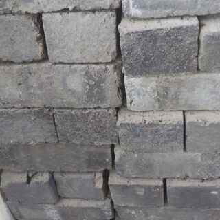 ただいまお取引中です。アンティーク　レンガ　れんが　いぶし　黒　エクステリア　造園　庭