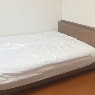 ニトリ　ベッド　クィーンサイズ