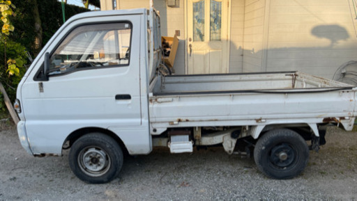 鹿児島県の自転車 スズキ キャリー 軽トラック 内外共にボロいです