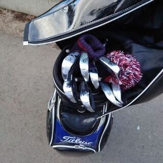 タイトリストゴルフバッグ、アイアンセット