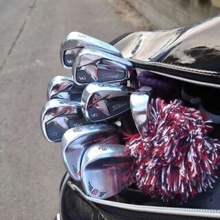 タイトリストゴルフバッグ、アイアンセット