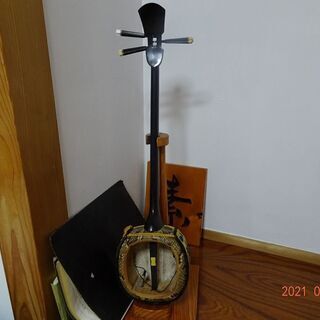 沖縄三味線　40年以上前の商品です　楽器アンプ用  値下げ25,000円→15,000円 沖縄三味線 40年以上前の商品です 楽器アンプ用 値下げ25,000円→15,000円