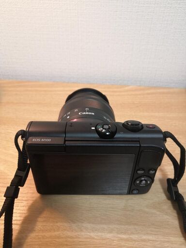 Canon EOS M100 (WiFiで転送できます)