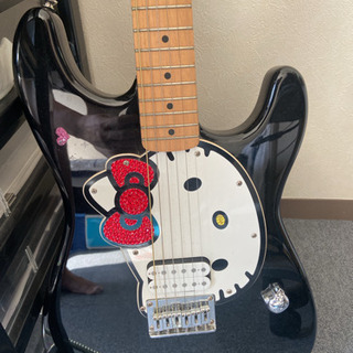 Fender ｽｸﾜｱｲｱｰ サンリオコラボエレキギター ストラ...