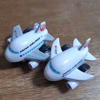 飛行機　走るおもちゃ　2台　JAL