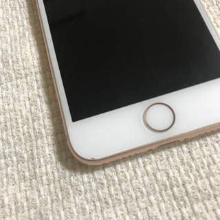 中古美品☆iPhone8 ゴールド64GBドコモ版