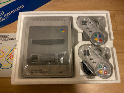 スーパーファミコン 新品 箱は若干ダメージがあります。