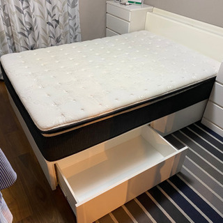 ダブルベット 収納付き、コンセント2口付き