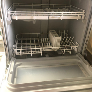 食器洗い乾燥機　NP-TH1