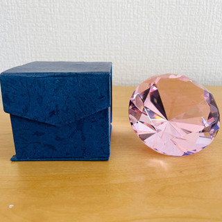 ペーパーウェイト　ピンクのダイヤモンド