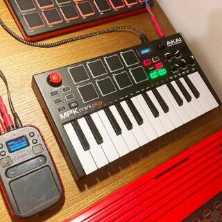 AKAI MPK Mini Playスピーカー内蔵電池USB