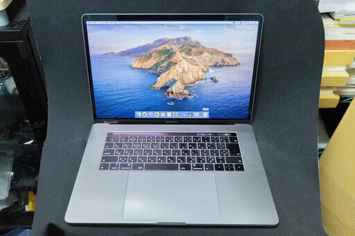 MacBook Pro 15インチ　2018　Core i9 2.9GHz/16GB/1TB キズあり