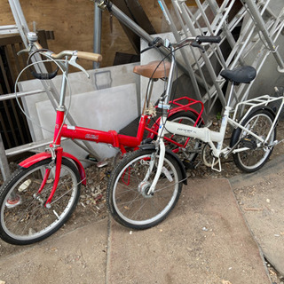 折りたたみ自転車　赤一台