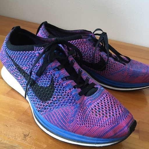 NIKE ナイキ　フライニットレーサー　スニーカー　26.5㎝